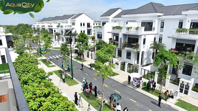 Nhà phố Aqua City